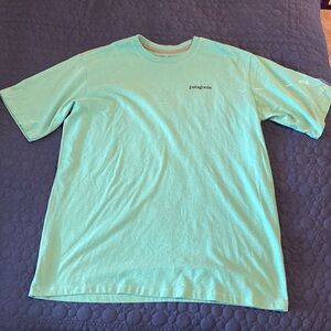 Men’s Patagonia T-Shirt sz Medium